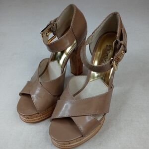 MICHAEL KORS taupe cork bottom sandals, size 8